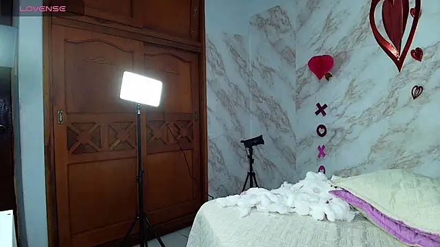 lucia brown online show from 02/14/25, 08:26