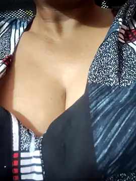 Hot-Anuska online show from 10/18/25, 02:47