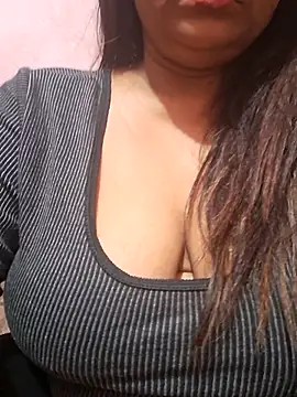 Hot-Anuska online show from 12/19/25, 06:15