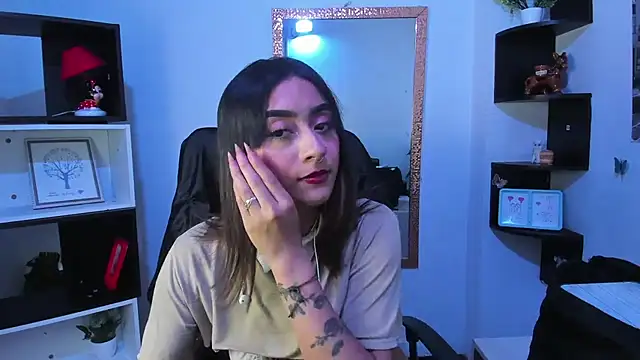 Snapshot of Miaa_Thopmson chatting on 10/28/25, 09:28 Miaa Thopmson online show from 10/28/25, 09:28