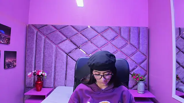 Snapshot of Miaa_Thopmson chatting on 11/29/25, 12:13 Miaa Thopmson online show from 11/29/25, 12:13