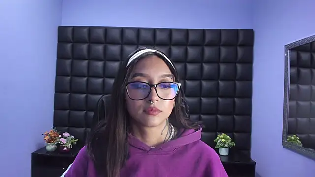 Snapshot of Miaa_Thopmson chatting on 12/20/25, 01:56 Miaa Thopmson online show from 12/20/25, 01:56