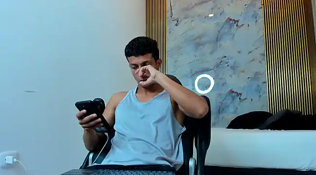 wolf james123 online show from 12/18/24, 11:56