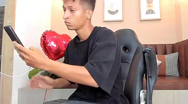 wolf james123 online show from 02/12/25, 01:59