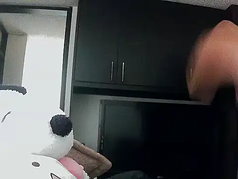 aixs93 online show from 11/03/25, 03:46