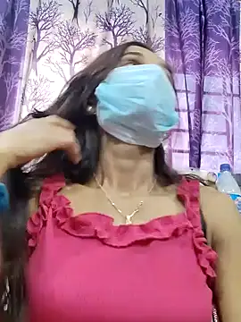 Snapshot of Oleevia chatting on 12/08/24, 11:03 Oleevia online show from 12/08/24, 11:03