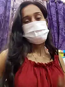 Snapshot of Oleevia chatting on 12/13/24, 06:38 Oleevia online show from 12/13/24, 06:38