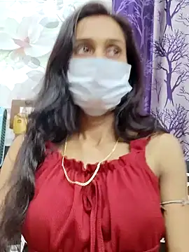 Snapshot of Oleevia chatting on 12/22/24, 07:31 Oleevia online show from 12/22/24, 07:31