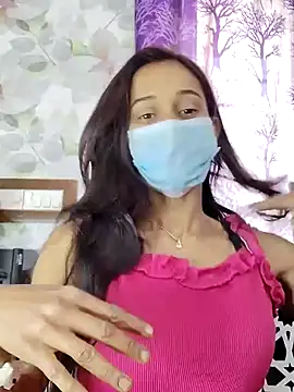 Snapshot of Oleevia chatting on 01/01/25, 04:50 Oleevia online show from 01/01/25, 04:50