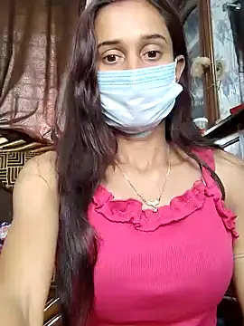 Snapshot of Oleevia chatting on 02/05/25, 08:32 Oleevia online show from 02/05/25, 08:32