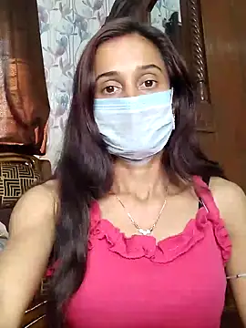 Snapshot of Oleevia chatting on 02/06/25, 09:22 Oleevia online show from 02/06/25, 09:22