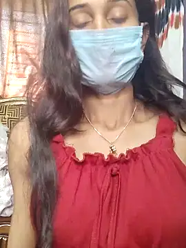 Snapshot of Oleevia chatting on 03/11/25, 09:13 Oleevia online show from 03/11/25, 09:13