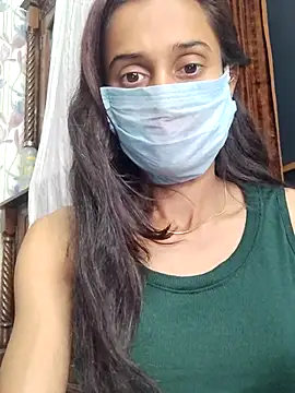 Snapshot of Oleevia chatting on 03/21/25, 09:01 Oleevia online show from 03/21/25, 09:01