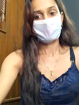 Snapshot of Oleevia chatting on 09/22/25, 08:27 Oleevia online show from 09/22/25, 08:27