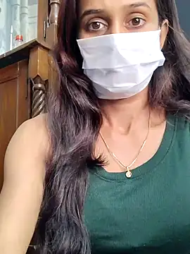 Snapshot of Oleevia chatting on 09/24/25, 09:01 Oleevia online show from 09/24/25, 09:01