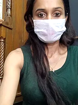 Snapshot of Oleevia chatting on 10/09/25, 08:01 Oleevia online show from 10/09/25, 08:01