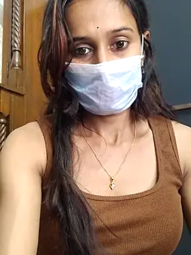 Snapshot of Oleevia chatting on 10/12/25, 06:56 Oleevia online show from 10/12/25, 06:56