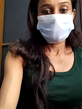 Snapshot of Oleevia chatting on 10/27/25, 08:07 Oleevia online show from 10/27/25, 08:07