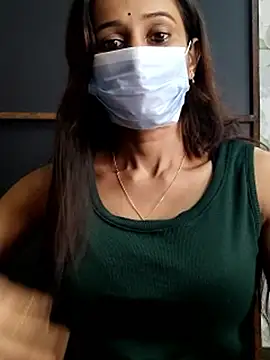 Snapshot of Oleevia chatting on 11/11/25, 09:53 Oleevia online show from 11/11/25, 09:53