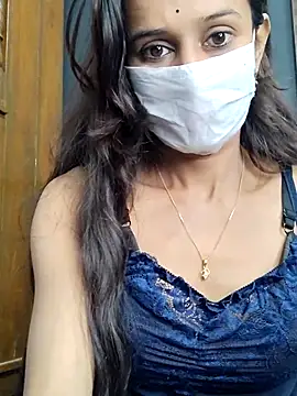 Snapshot of Oleevia chatting on 12/05/25, 08:23 Oleevia online show from 12/05/25, 08:23