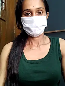 Snapshot of Oleevia chatting on 03/09/26, 09:24 Oleevia online show from 03/09/26, 09:24