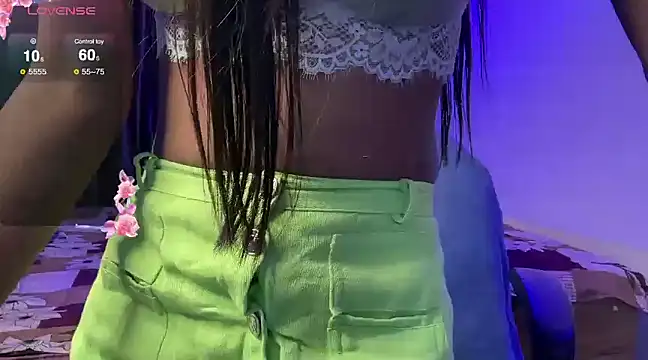 Snapshot of Snappy_girl chatting on 01/18/25, 11:32 Snappy girl online show from 01/18/25, 11:32