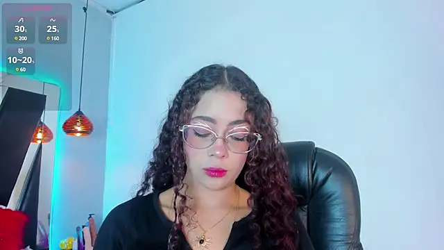 Snapshot of antonelllepiercee chatting on 01/25/25, 11:44 antonelllepiercee online show from 01/25/25, 11:44