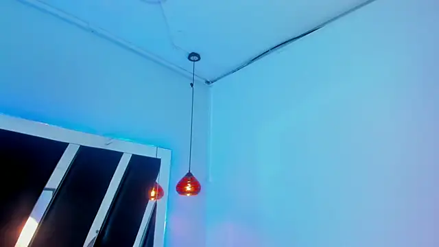 Snapshot of antonelllepiercee chatting on 02/13/25, 11:39 antonelllepiercee online show from 02/13/25, 11:39