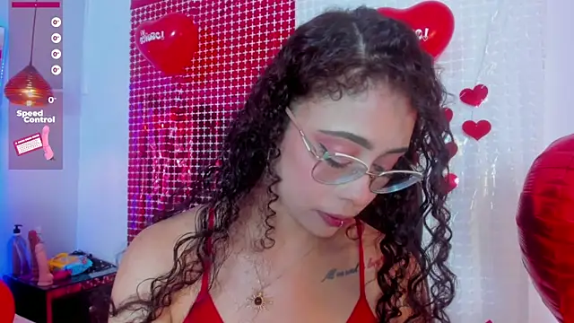 Snapshot of antonelllepiercee chatting on 02/14/25, 01:29 antonelllepiercee online show from 02/14/25, 01:29