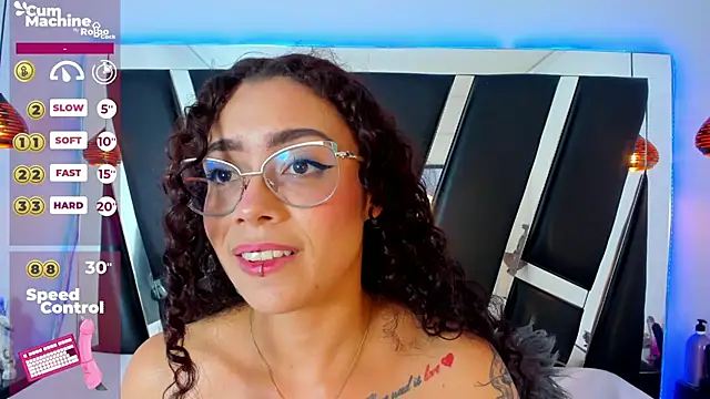 Snapshot of antonelllepiercee chatting on 02/20/25, 02:02 antonelllepiercee online show from 02/20/25, 02:02