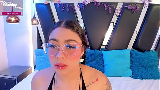 antonelllepiercee online show from 04/05/26, 12:02