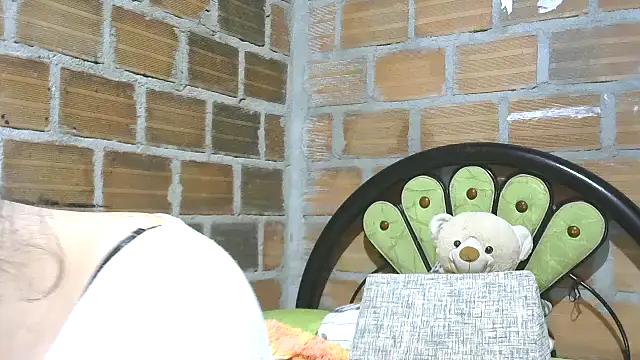 Snapshot of samanthaPuxy chatting on 02/23/26, 06:00 samanthaPuxy online show from 02/23/26, 06:00