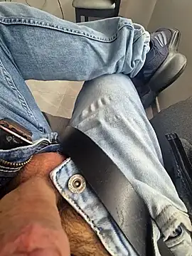 dragon1006 online show from 10/26/25, 04:24