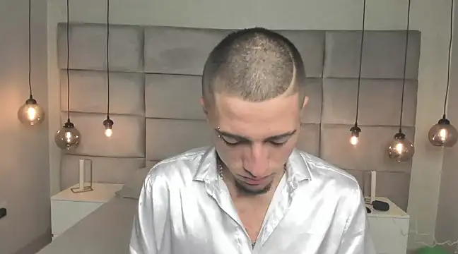 Snapshot of King_Dante_ chatting on 12/29/24, 08:37 King Dante online show from 12/29/24, 08:37