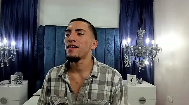 Snapshot of King_Dante_ chatting on 01/31/25, 01:54 King Dante online show from 01/31/25, 01:54