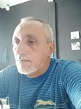 Snapshot of machobr chatting on 05/20/26, 02:01 machobr online show from 05/20/26, 02:01