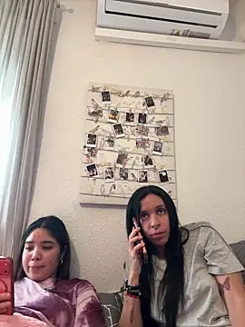 daniniescobarr online show from 03/26/26, 01:17