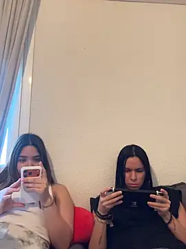daniniescobarr online show from 04/15/26, 05:09