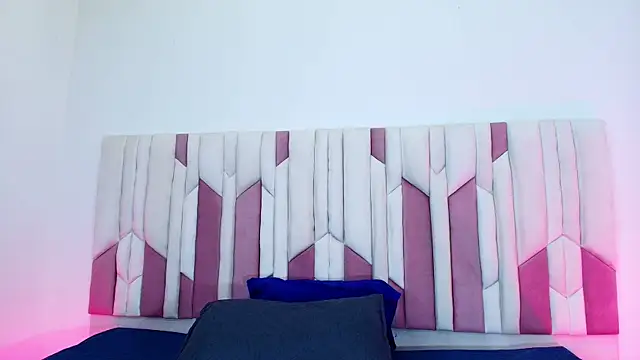 mia stanfort online show from 09/20/25, 07:15