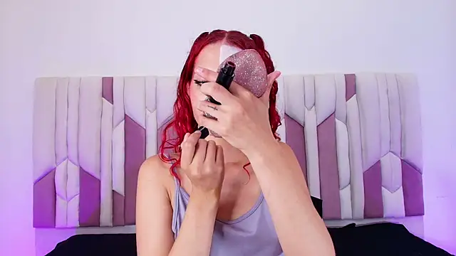 mia stanfort online show from 10/31/25, 07:15