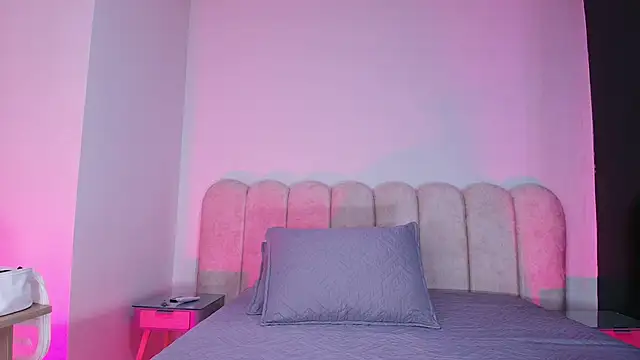 mia stanfort online show from 11/22/25, 07:13