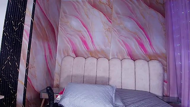 mia stanfort online show from 04/13/26, 07:19