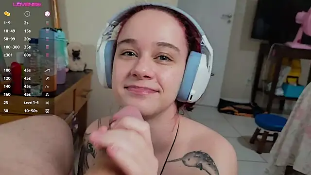 Snapshot of Angels_fuck chatting on 12/22/24, 12:07 Angels fuck online show from 12/22/24, 12:07