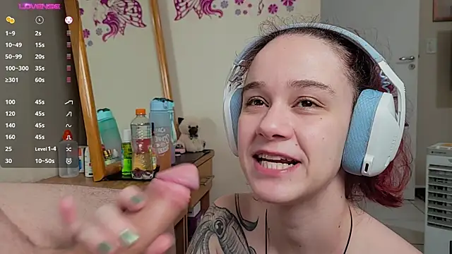 Snapshot of Angels_fuck chatting on 01/27/25, 01:48 Angels fuck online show from 01/27/25, 01:48