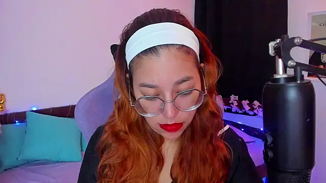  Moon Johnson online show from 11/08/25, 01:50