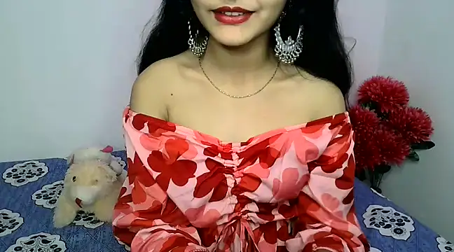 Snapshot of SUZY_FROMUS chatting on 12/19/24, 06:23 SUZY FROMUS online show from 12/19/24, 06:23