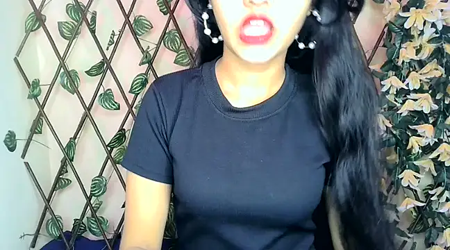 Snapshot of SUZY_FROMUS chatting on 01/28/25, 11:17 SUZY FROMUS online show from 01/28/25, 11:17