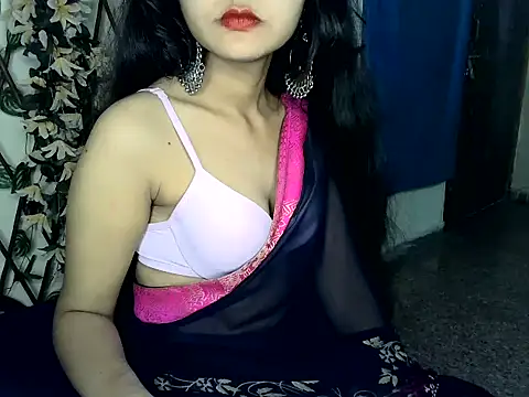 Snapshot of SUZY_FROMUS chatting on 02/01/25, 12:40 SUZY FROMUS online show from 02/01/25, 12:40