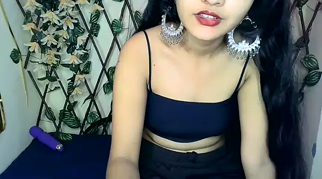 Snapshot of SUZY_FROMUS chatting on 02/04/25, 08:06 SUZY FROMUS online show from 02/04/25, 08:06