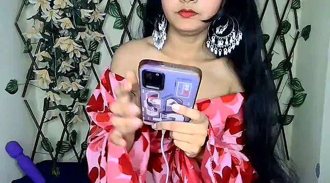 Snapshot of SUZY_FROMUS chatting on 02/15/25, 02:55 SUZY FROMUS online show from 02/15/25, 02:55